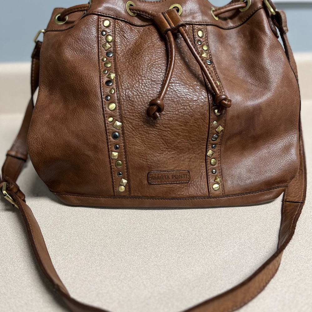 MARTA PONTI BROWN LEATHER & STUDS ADJUSTABLE BUCKET CROSSBODY - Picture 6 of 8